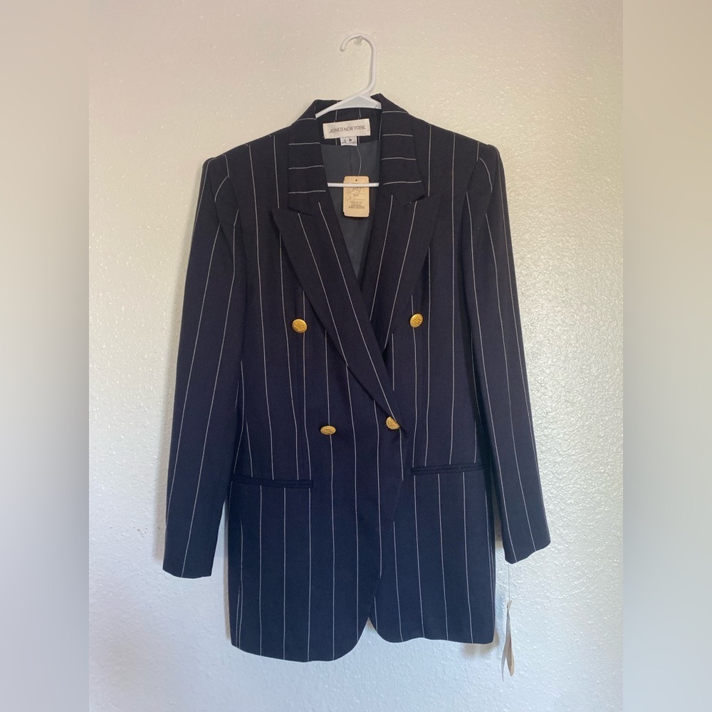 NWT VGT Jones New York Navy Blue Pinstripe Blazer with gold buttons